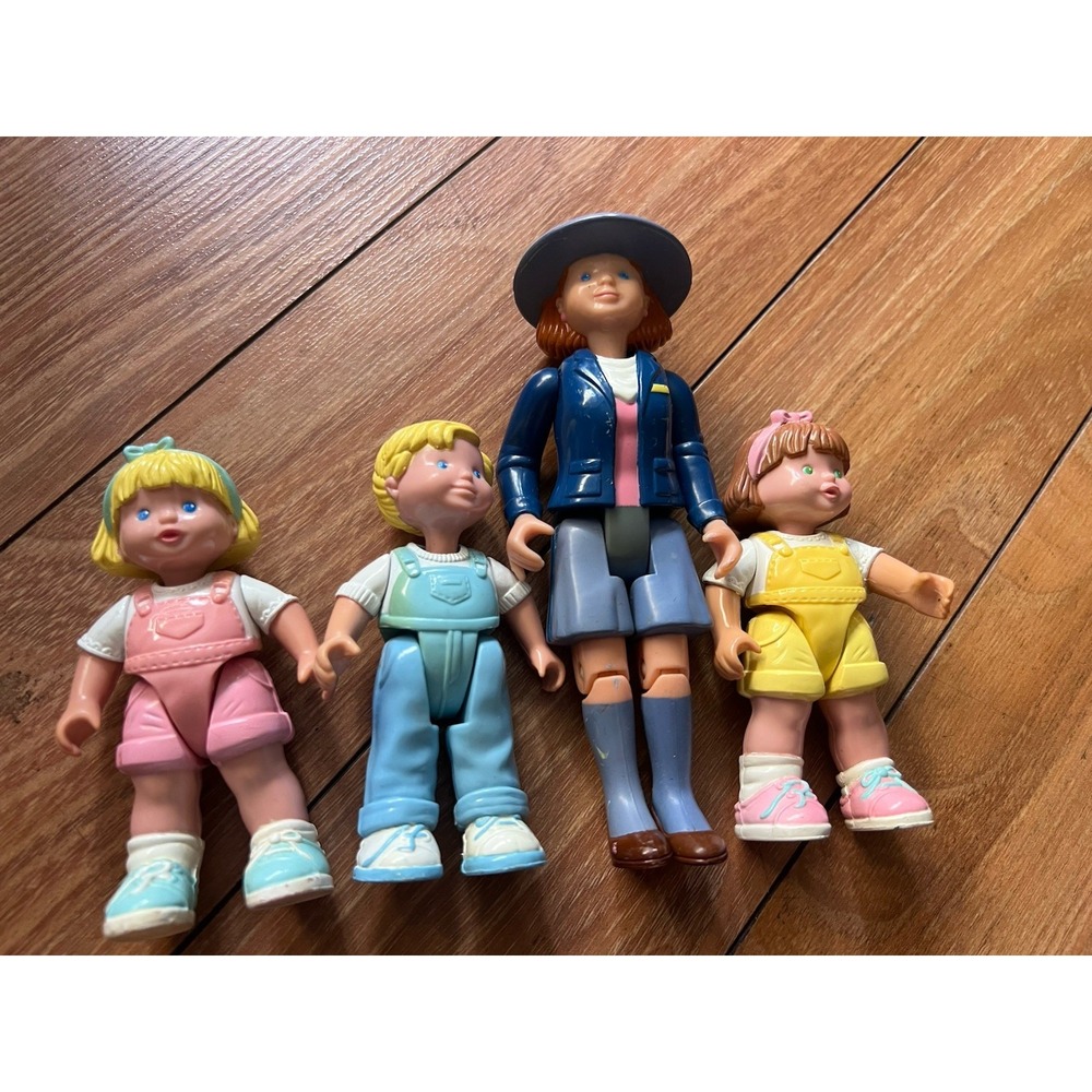 Vintage Lot of 4 Fisher Price Loving Family Dolls Sister Brother Mail Lady LF1